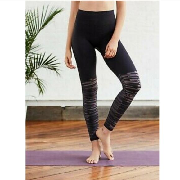 Free People Movement Mid Rise Barley There Washed Striped Yoga Legging NWOT - Picture 4 of 5